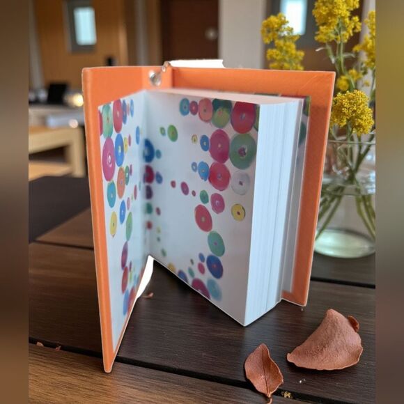 Neiman Marcus Vibrant Orange Keychain Notebook NEW - Picture 2 of 3